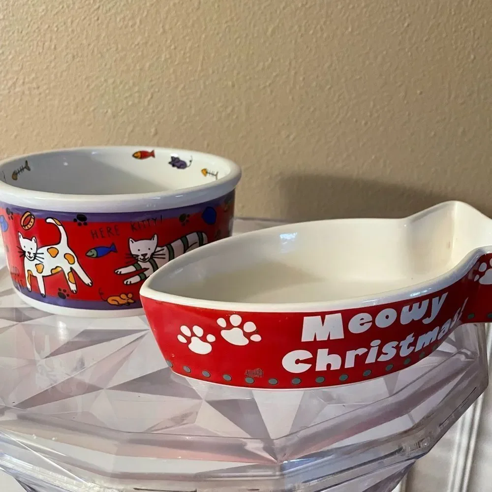 Signature The Good Cat Cat Dish & Meowy Christmas Fish Shaped Cat Dish